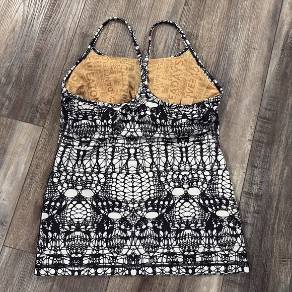 Lululemon black and white glacier power y tank top - Picture 5 of 7